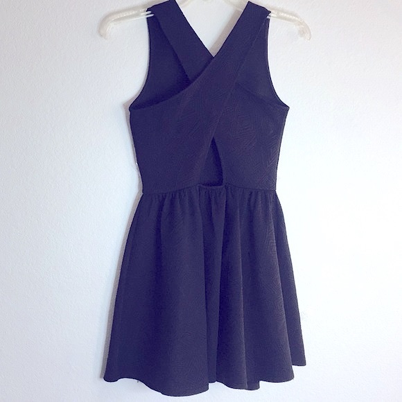CHARLOTTE RUSSE Mini Black dress teardrop open back - Picture 8 of 10